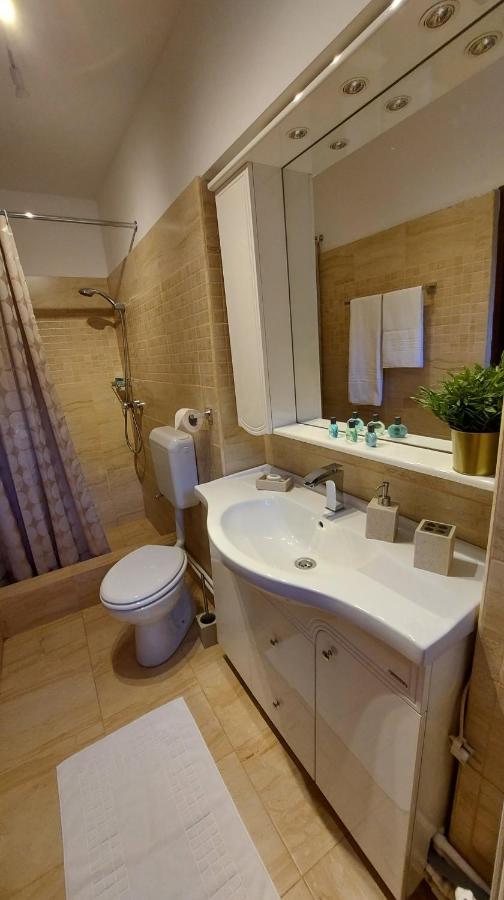 Ambiennt Hotel Bucureşti Ngoại thất bức ảnh